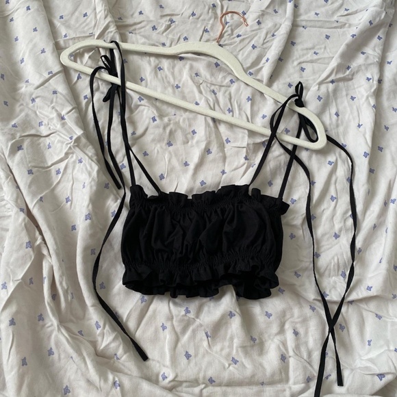 Aseni Eluas ruched crop tank top in black - Picture 1 of 4